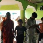 গভীর রাতে জানালা ভেঙে ডাকাতি, দুই শিশুর সামনে গৃহবধূর গ/লায় ছু/রি — লু/ট ১.৮ লক্ষ টাকা ও সোনার গয়না