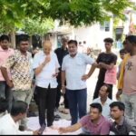 ইসলামপুরে দ্বৈত রাজস্ব আদায়ের অভিযোগে ভূমি ও ভূমি সংস্কার দপ্তরে ধর্না নির্মাণ সামগ্রী ব্যবসায়ী ও শ্রমিকদের
